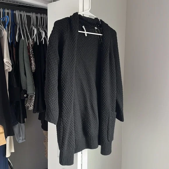 Vince Chunky Oversized Black Knit Sweater, worn a few times - Picture 2 of 7